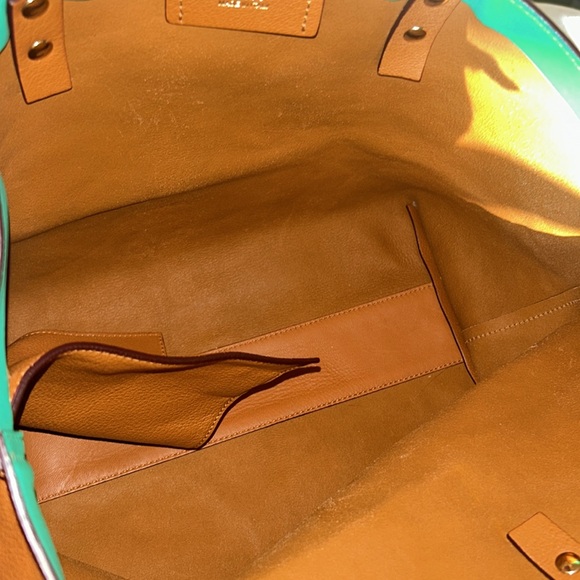 Chloe Dilan Tote is guaranteed 100% authentic. - Picture 10 of 10